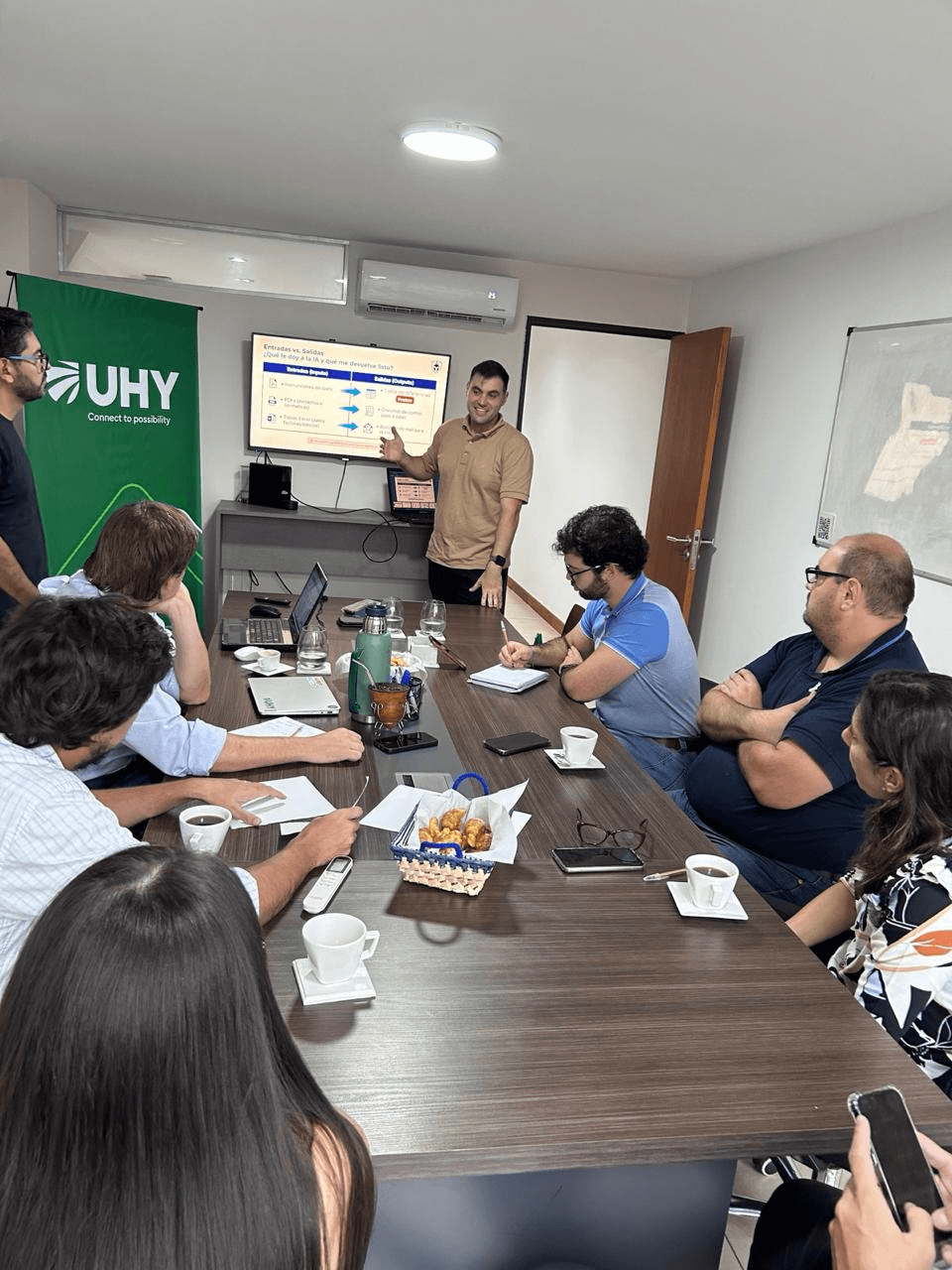 Encuentro de capacitación de Titanes en UHY Tucumán